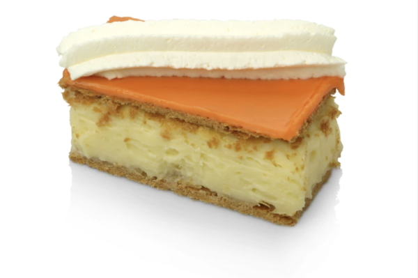 Oranje slagroom tompouce